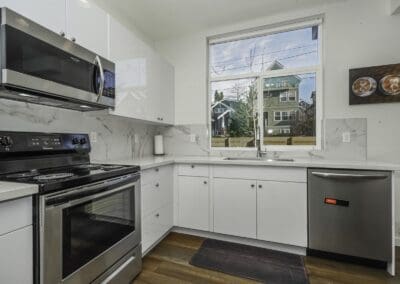 Seattle sober living home for men - kitchen